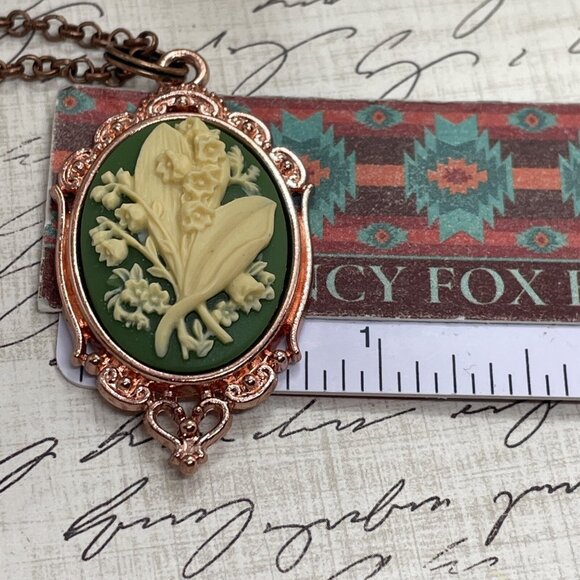 ROSE GOLD Green Lily of the Valley Cameo Summer Pendant Necklace Charm Wedding - Picture 7 of 12